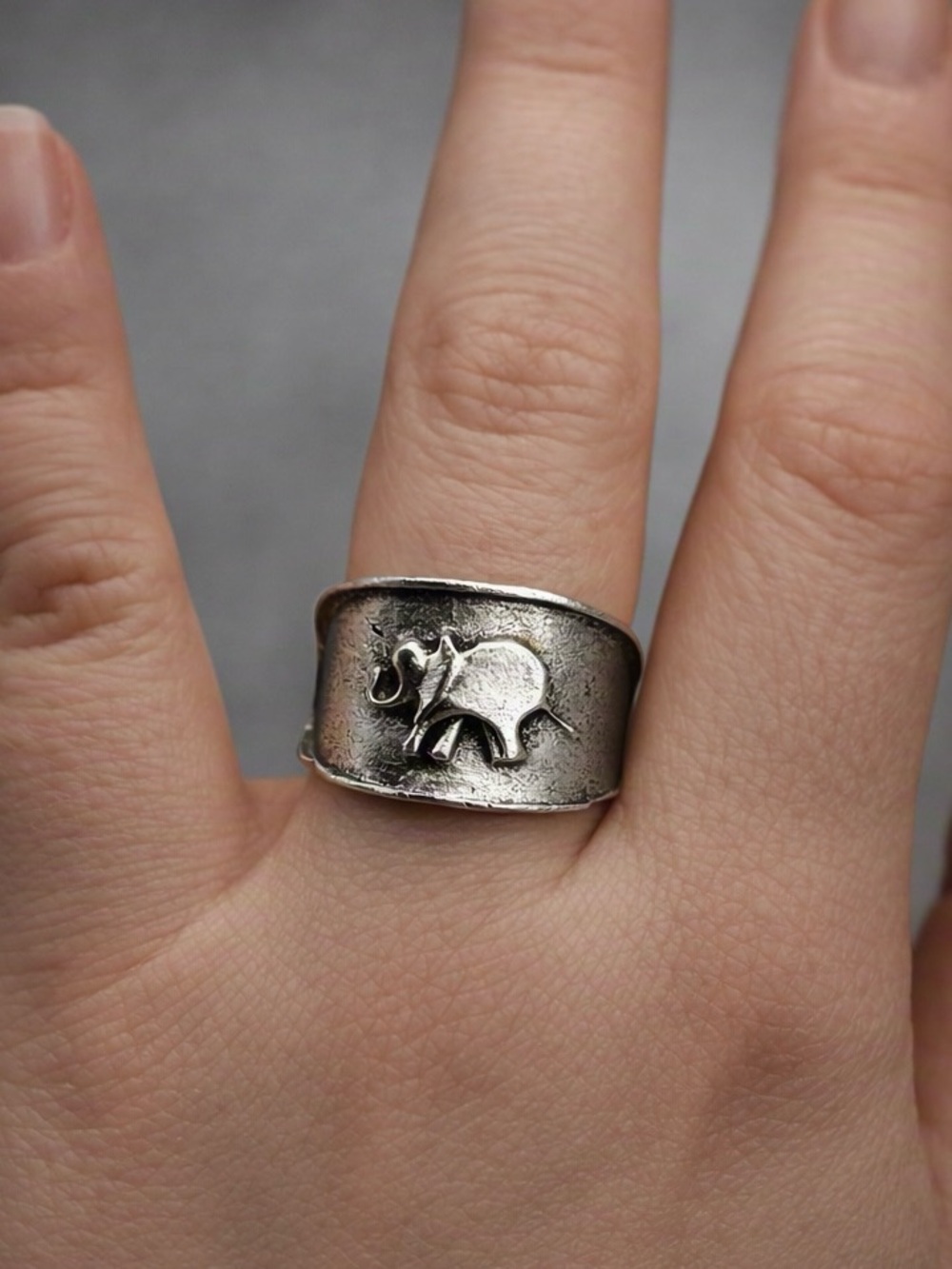 5/$25 Silver Elephant Band Ring Size 11